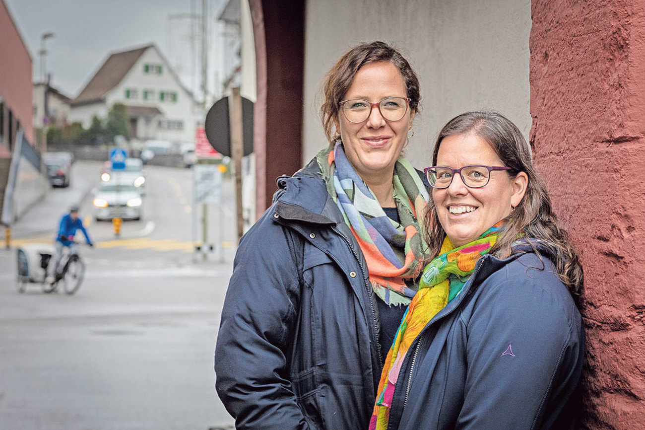 Organisatorin Judith Borter und Teilnehmerin Isabell Vögtli freuen sich auf den nächsten Luv-Kurs. | Foto: Katja Schmidlin