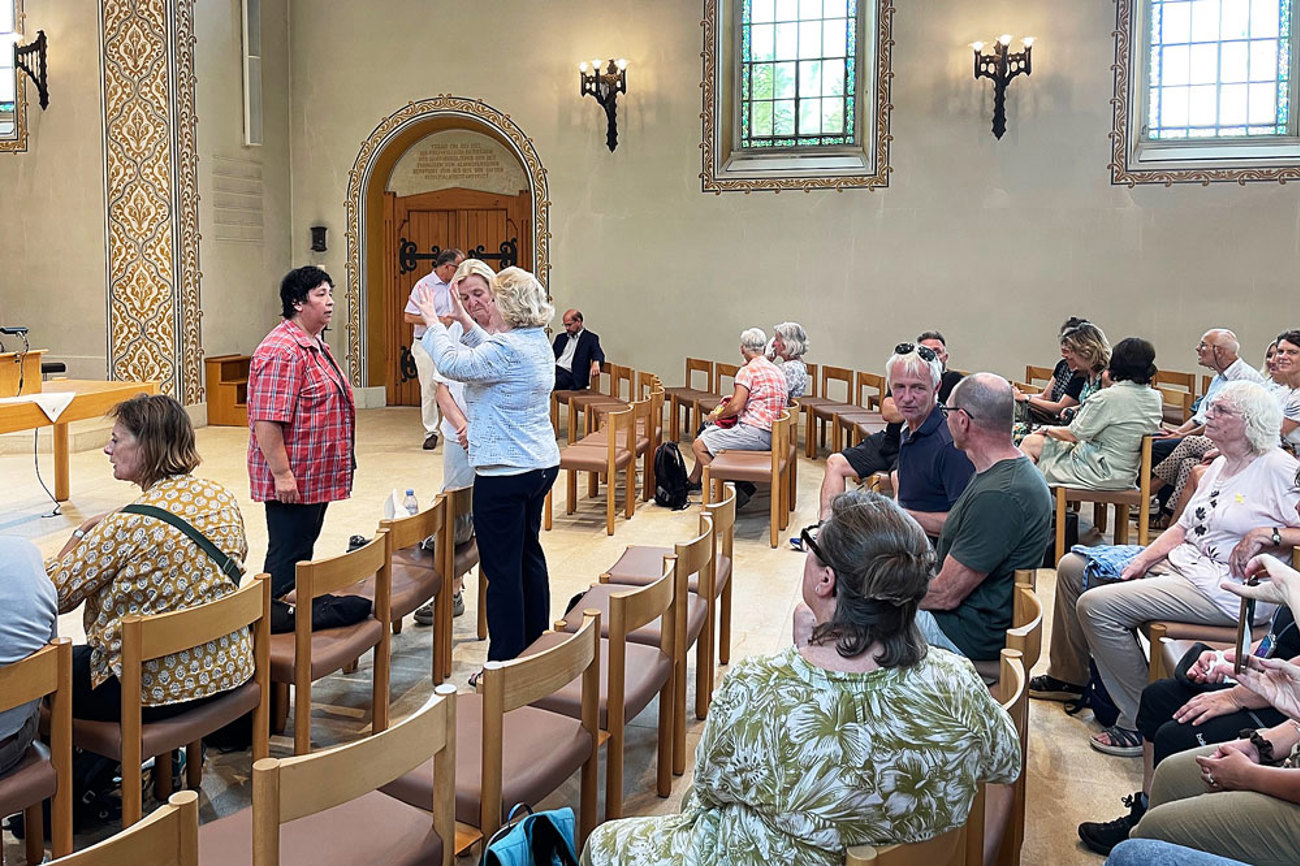 Pause in der reformierten Kirche Arlesheim. | Foto: Toni Schürmann