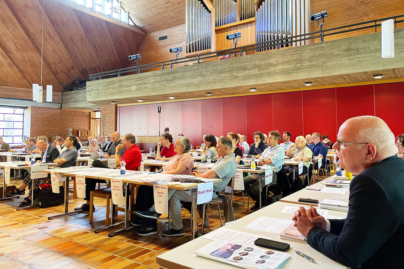 Die Synode der Evangelisch-reformierten Kirche Basel-Stadt stellte sich die Frage, wie die Kirche angesichts der stark schwankenden Zahlen sinnvoll planen könne. | Foto: Schürmann