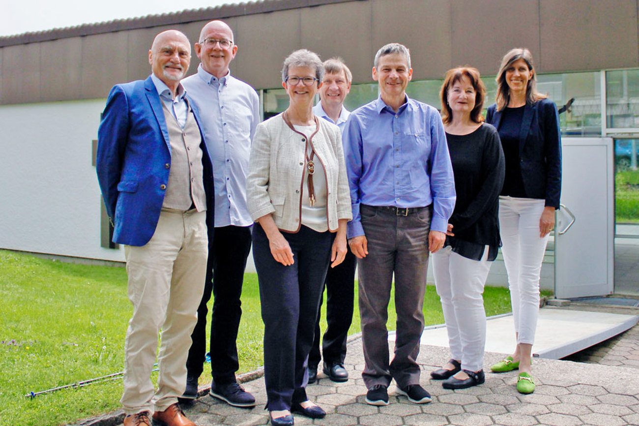 Der Synodalrat in neuer Zusammensetzung: v.l.n.r. Erich Huber, Markus Leuenberger, Synodalratspräsidentin Evelyn Borer, Werner Berger, Markus Schenk, Barbara Steiger und Sandra Knüsel-Schneider. | Foto: Zuber